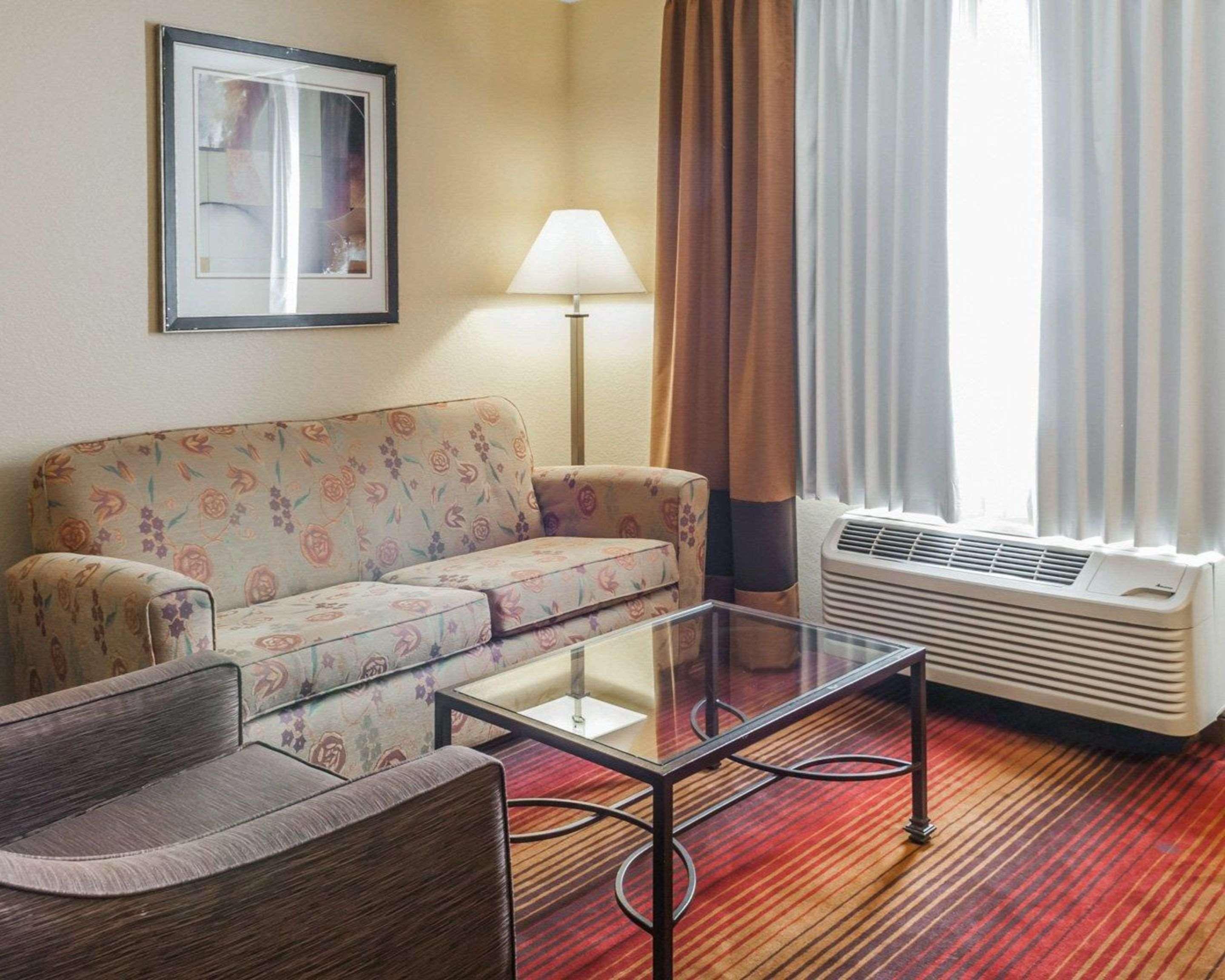 Quality Inn & Suites Albuquerque West Eksteriør billede