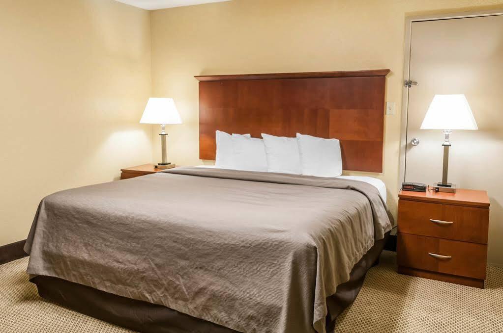 Quality Inn & Suites Albuquerque West Eksteriør billede